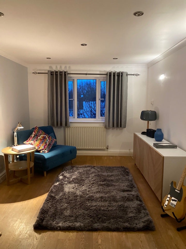 Flat Courland Grove in Greater London