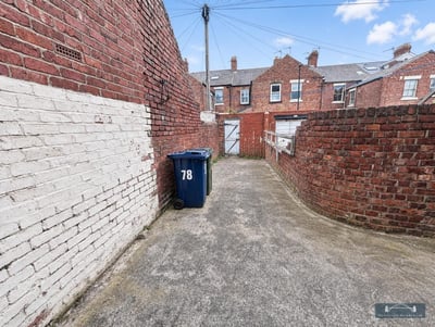 Flat Sandringham Road in Newcastle upon Tyne