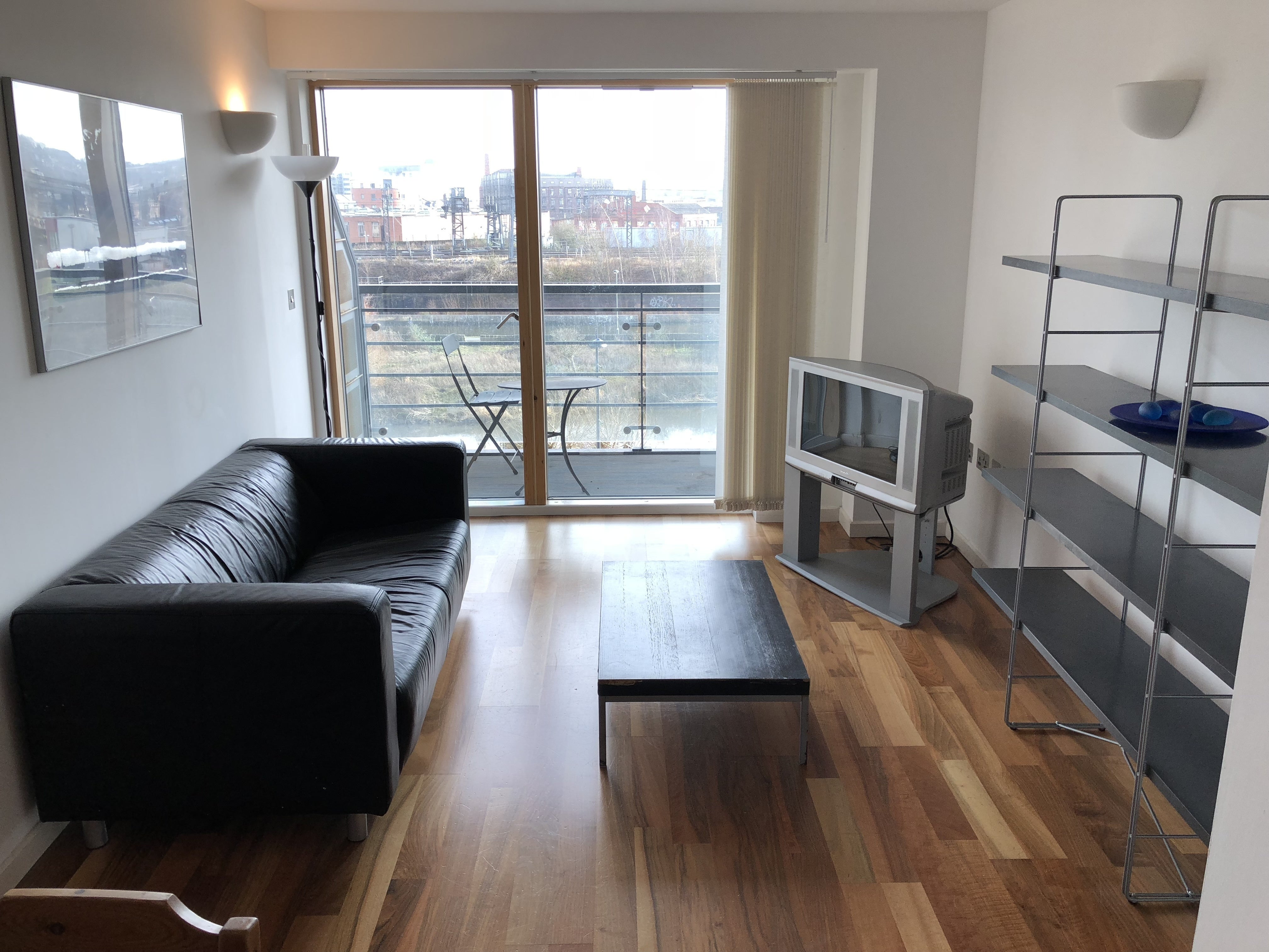 Flat Riverside Way in Leeds