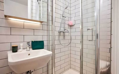 Flat Thurston Road in Greater London
