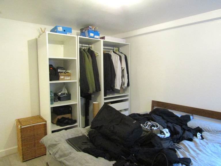 Flat Mildenhall Road in Greater London