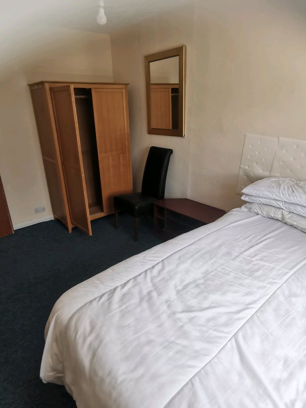 Room Lodge Road in Stratford-on-Avon
