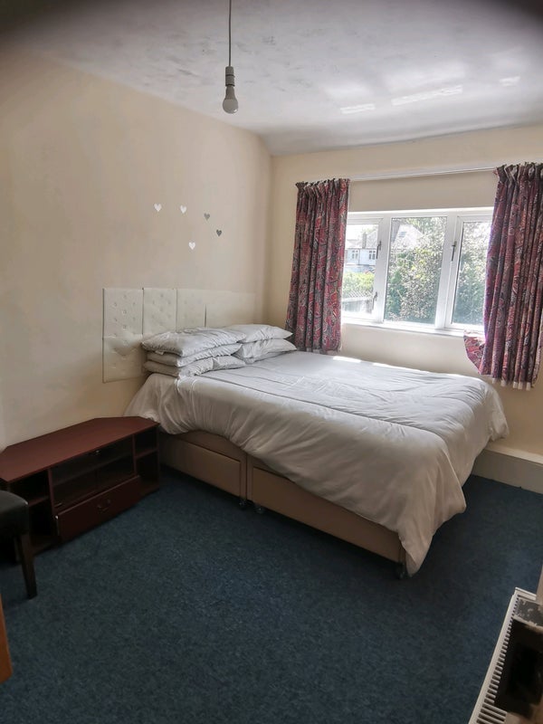 Room Lodge Road in Stratford-on-Avon
