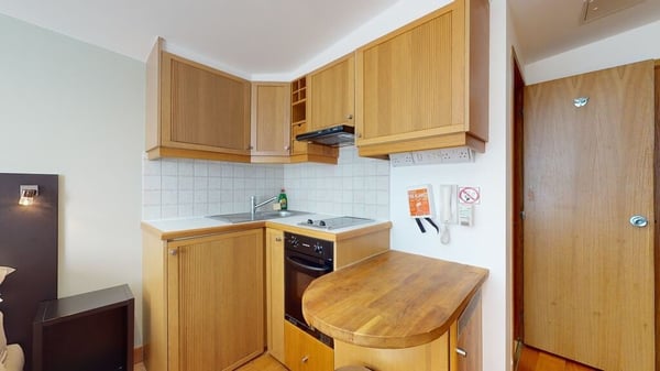 Flat Cartwright Gardens in Greater London
