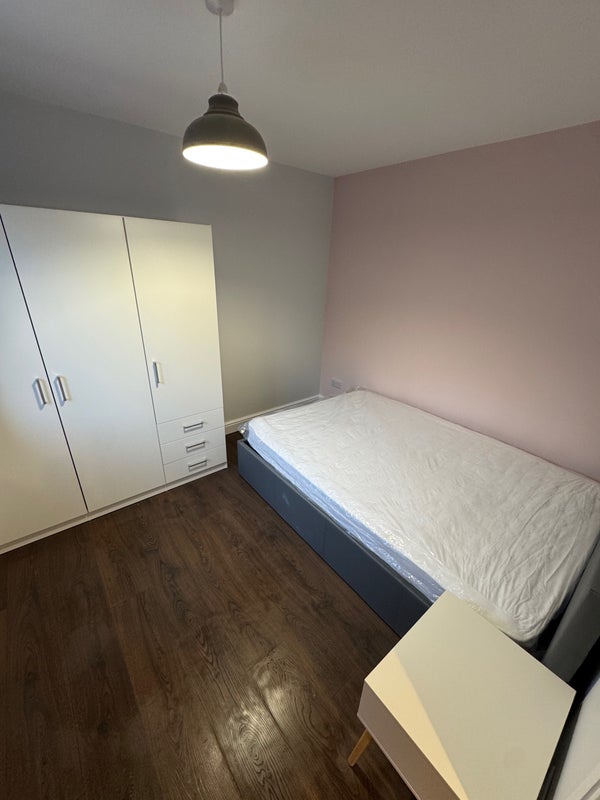 Room Anfield Road in Manchester