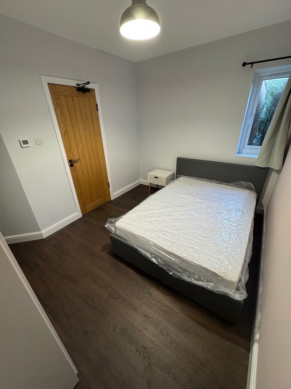 Room Anfield Road in Manchester