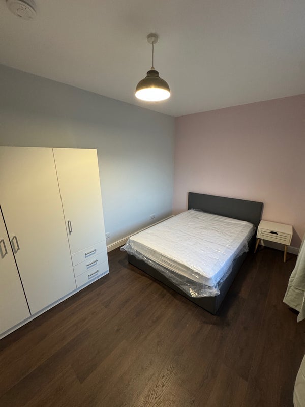 Room Anfield Road in Manchester