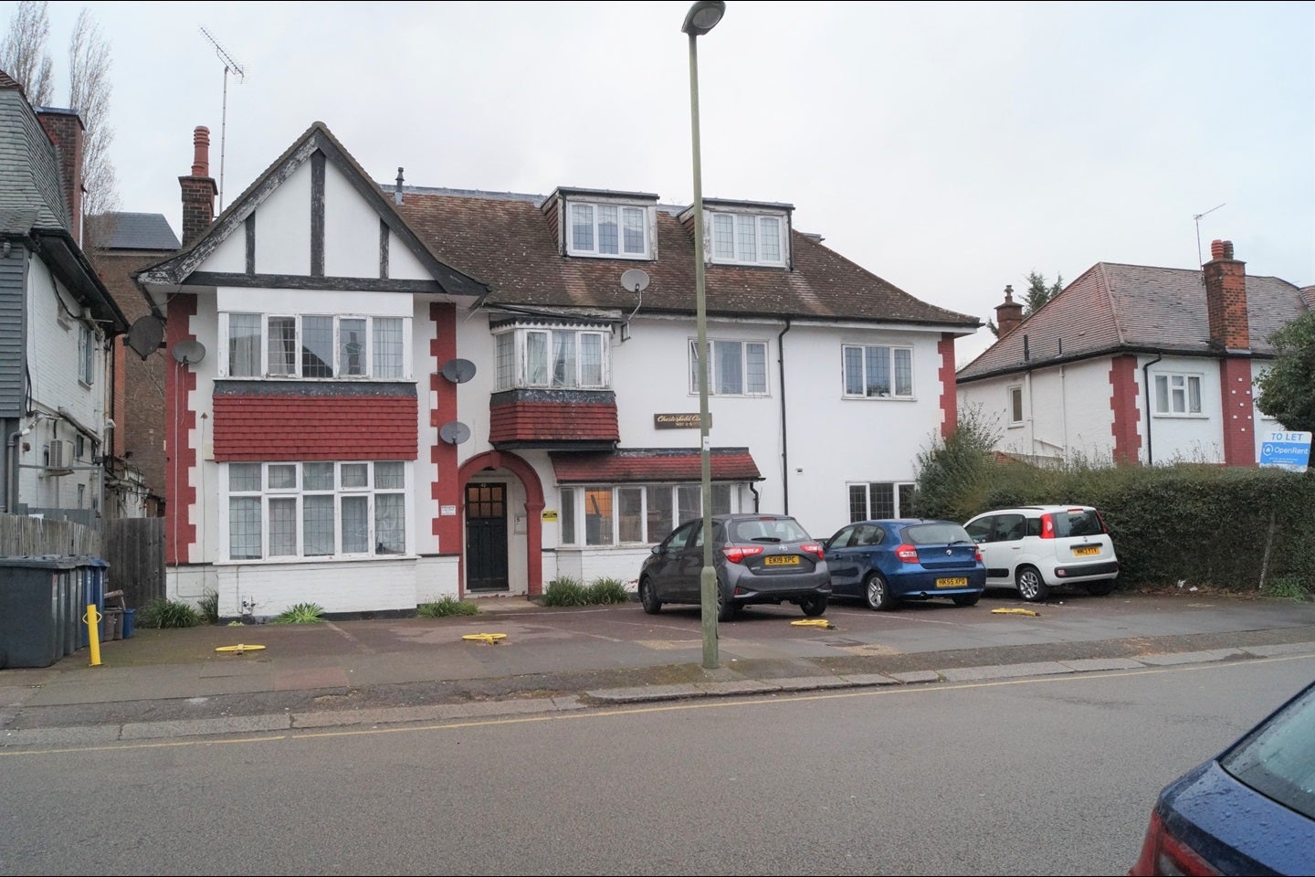Flat Ravenscroft Avenue in Greater London