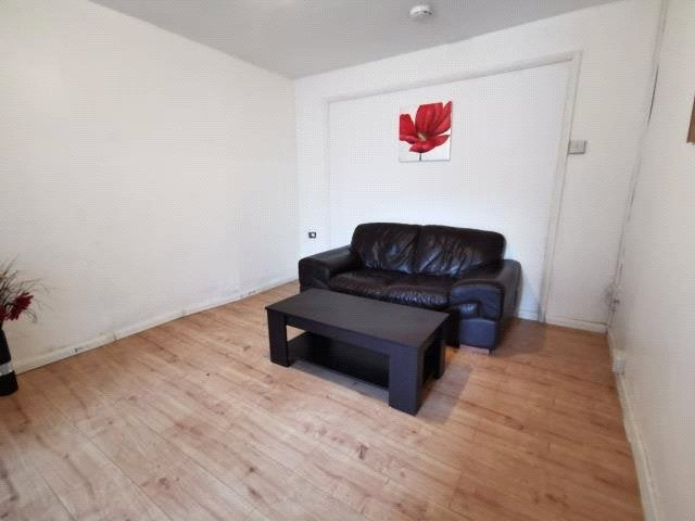 Room Upper Road in Kennington