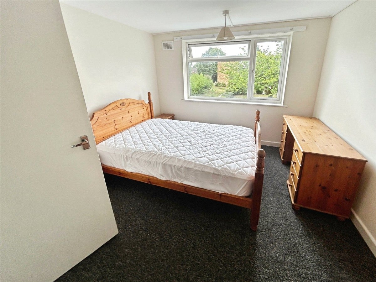 Flat Cloister Croft in Coventry