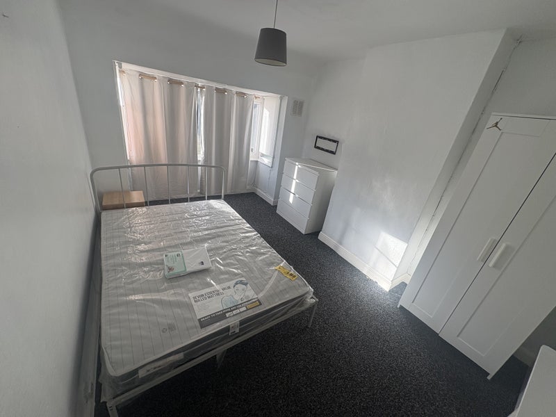 Room Harts Green Road in Birmingham