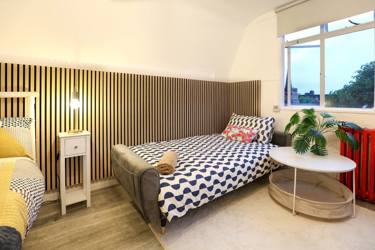 Flat Shepherds Bush Green in Greater London