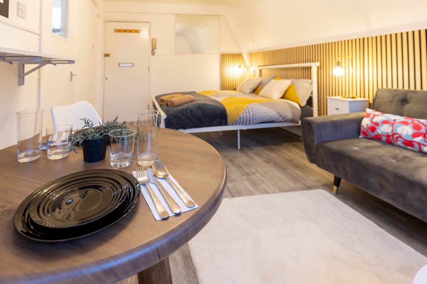 Flat Shepherds Bush Green in Greater London