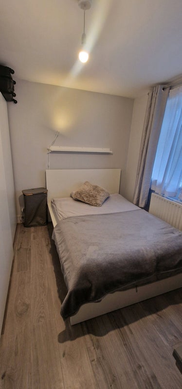 Room Latimer Road in Greater London