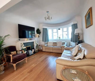 House Uphill Grove in Greater London
