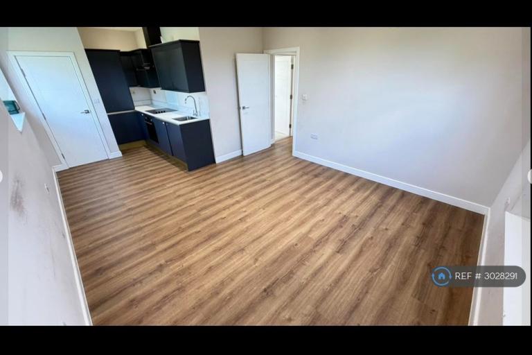 Flat Robinson's Close in Greater London