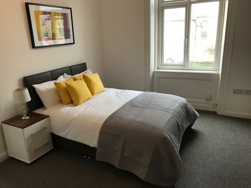 Room Grove Terrace in Bradford
