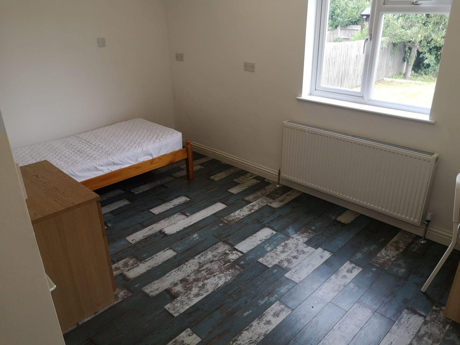 Room Woodstock Court in Epsom and Ewell