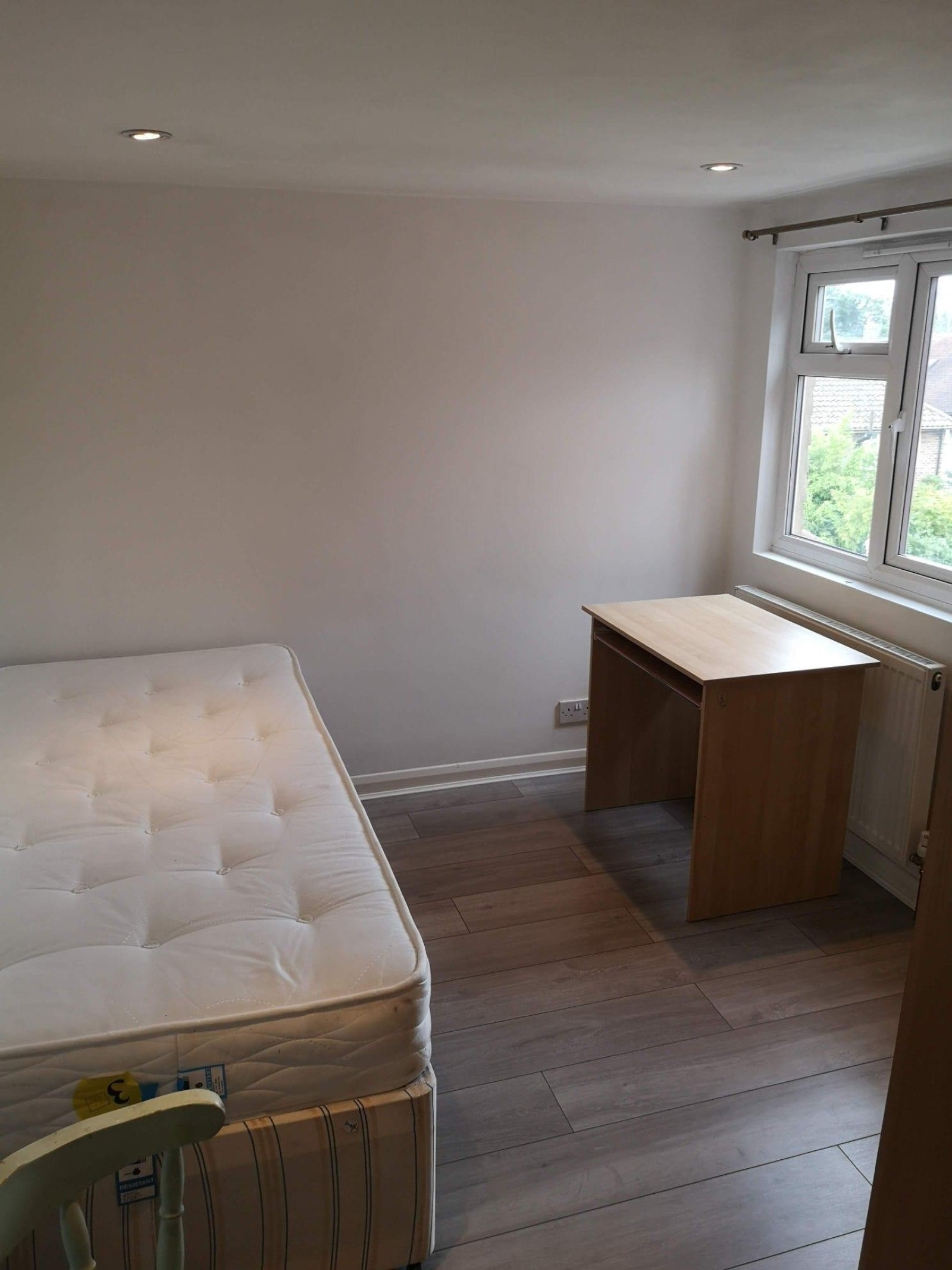 Room Woodstock Court in Epsom and Ewell
