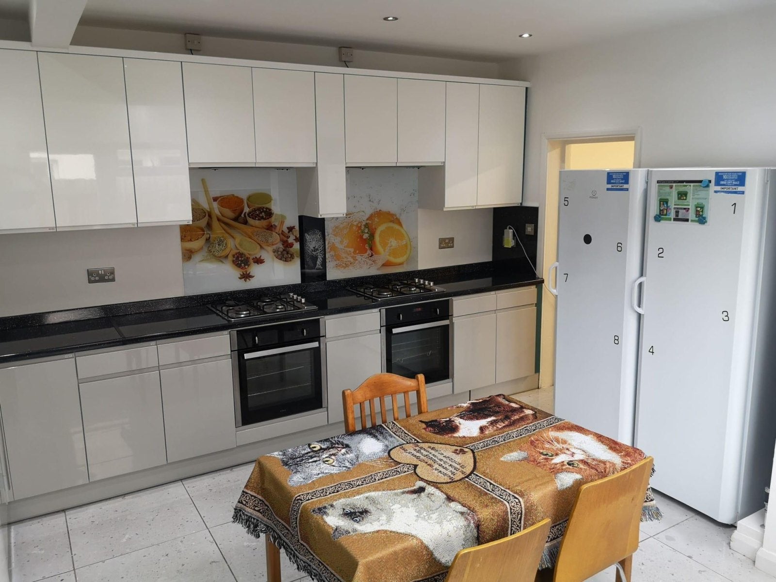Room Woodstock Court in Epsom and Ewell