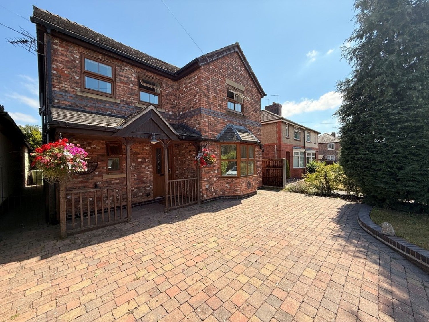 House Waterloo Road in Haslington