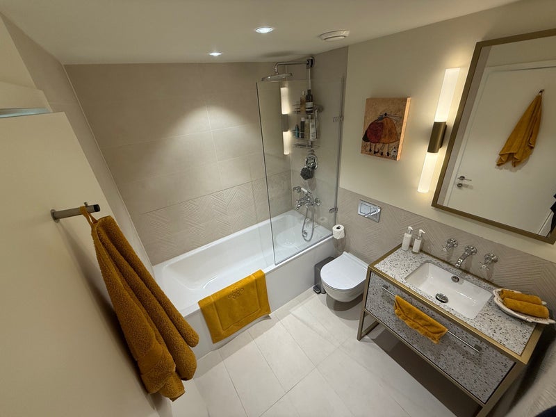 Room Farnfield Close in Greater London