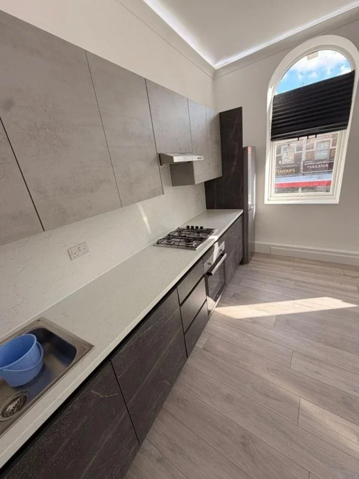 Flat Acre Lane in Greater London