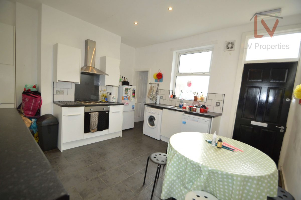 Flat Hartley Avenue in Leeds