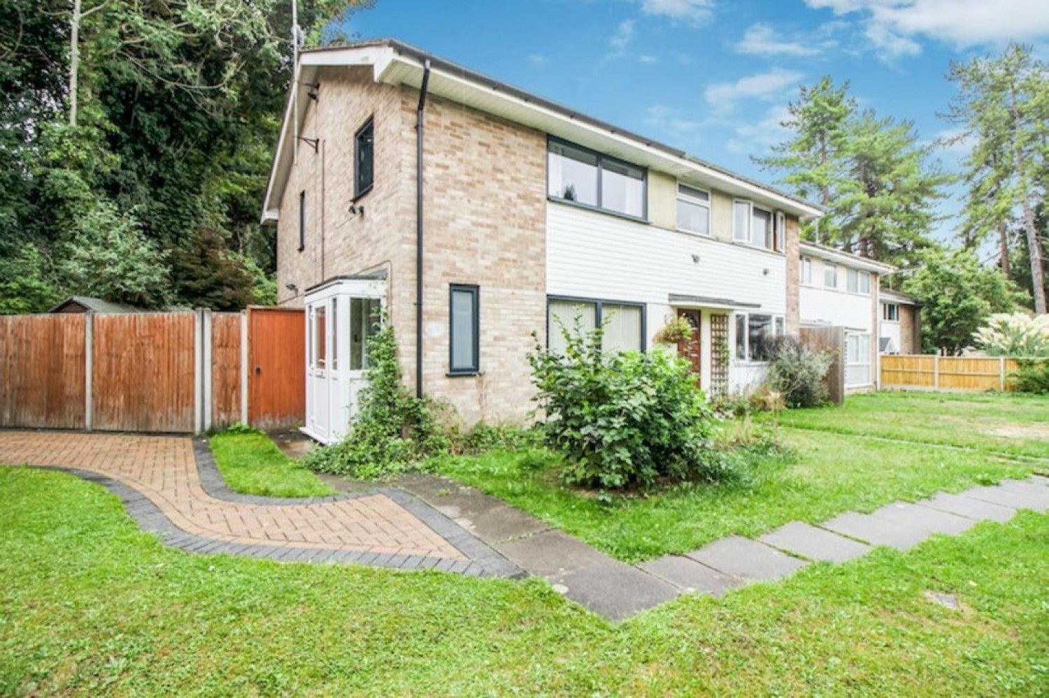 House Fiona Close in Winchester