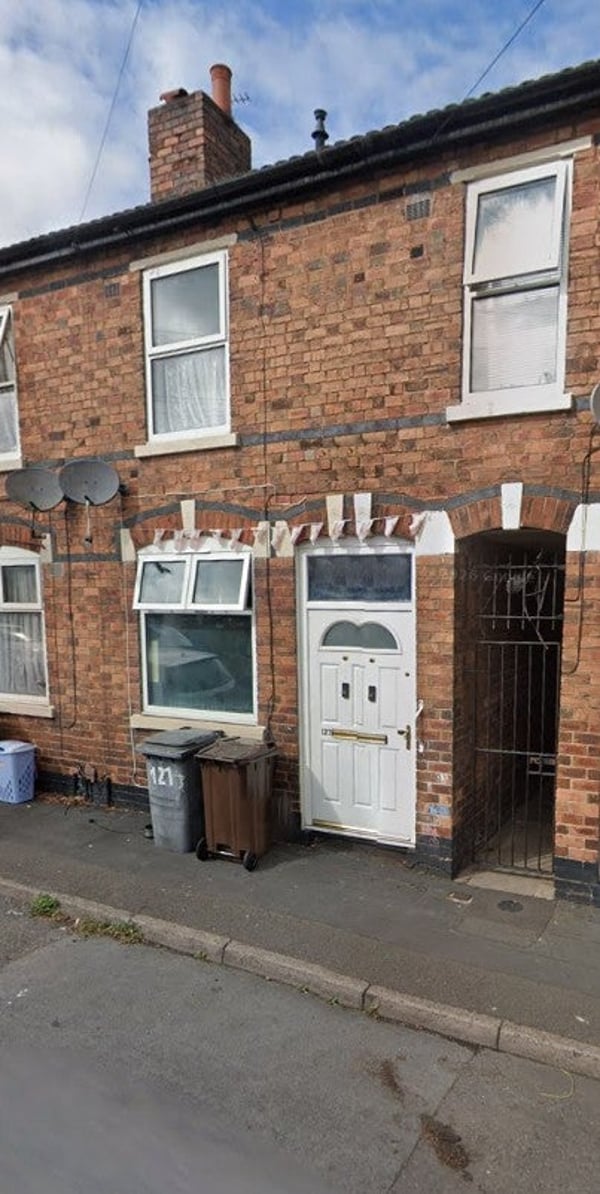 House Vicarage Road in Wolverhampton