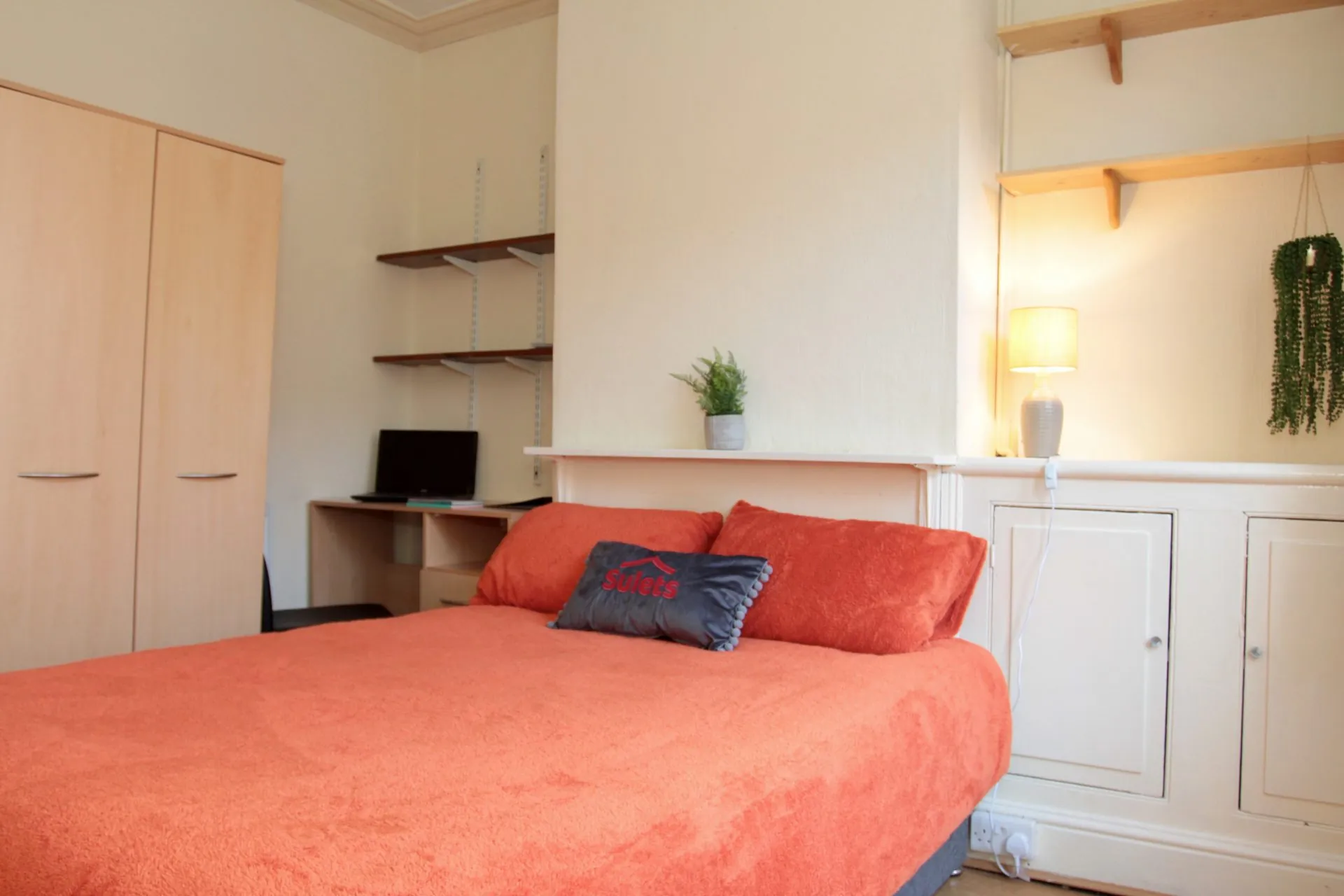 Room Edward Road in Leicester