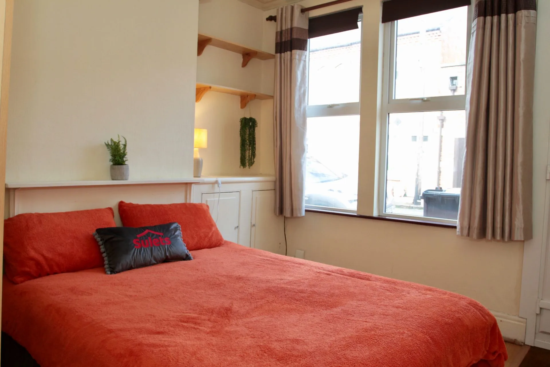 Room Edward Road in Leicester