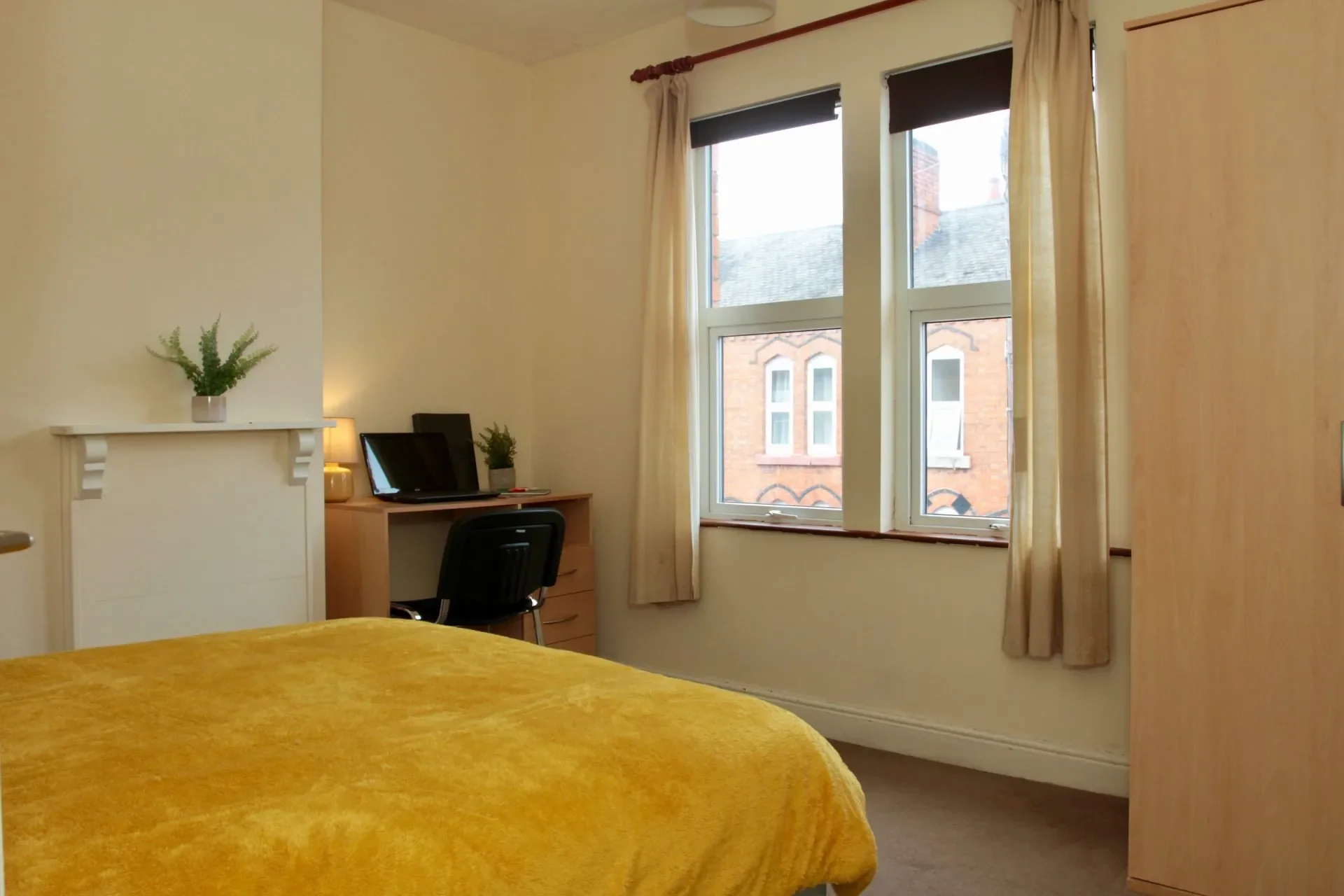 Room Edward Road in Leicester
