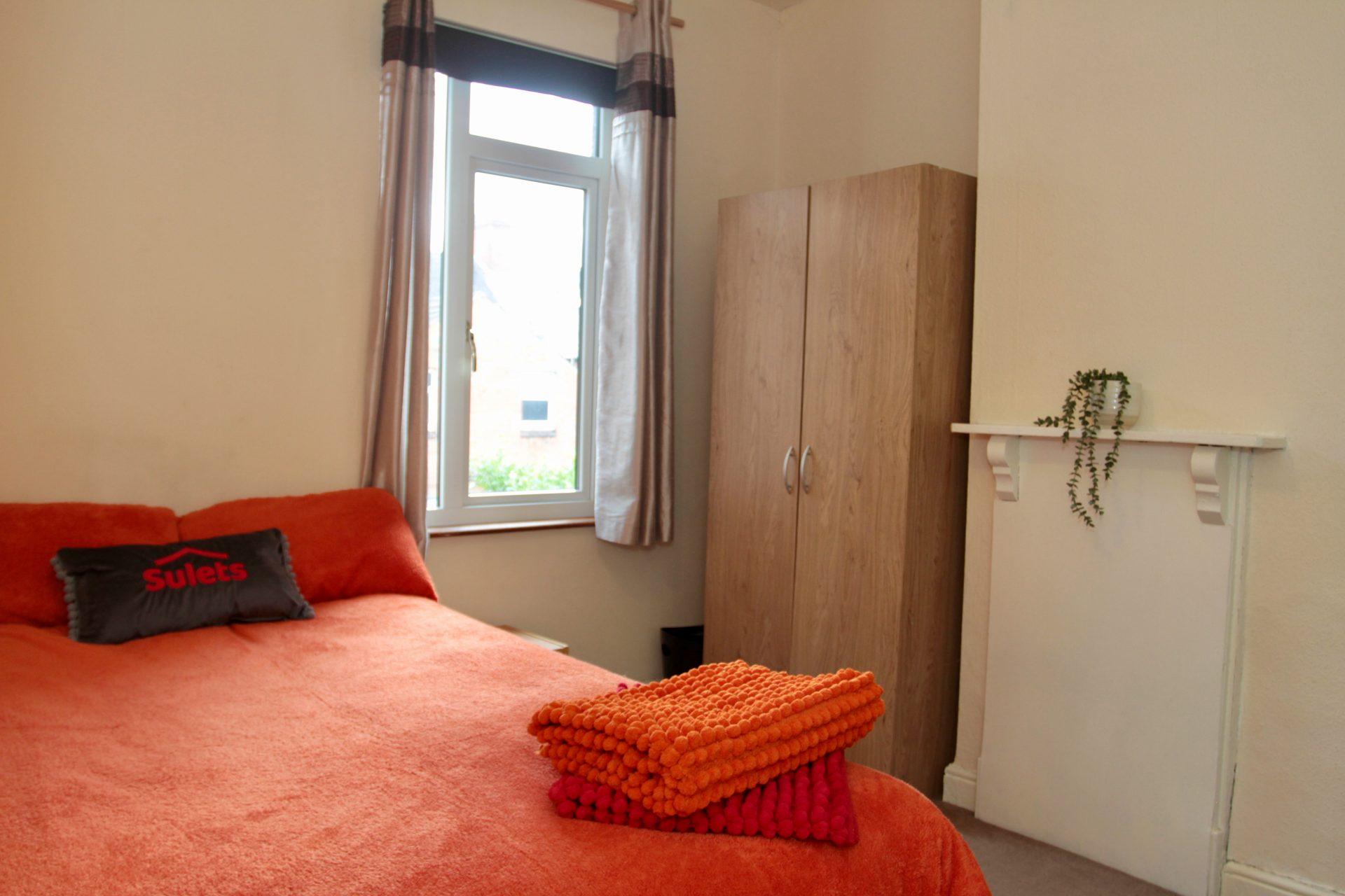 Room Edward Road in Leicester