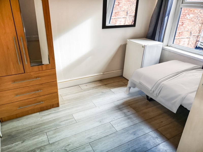 Room Gravelly Hill in Birmingham