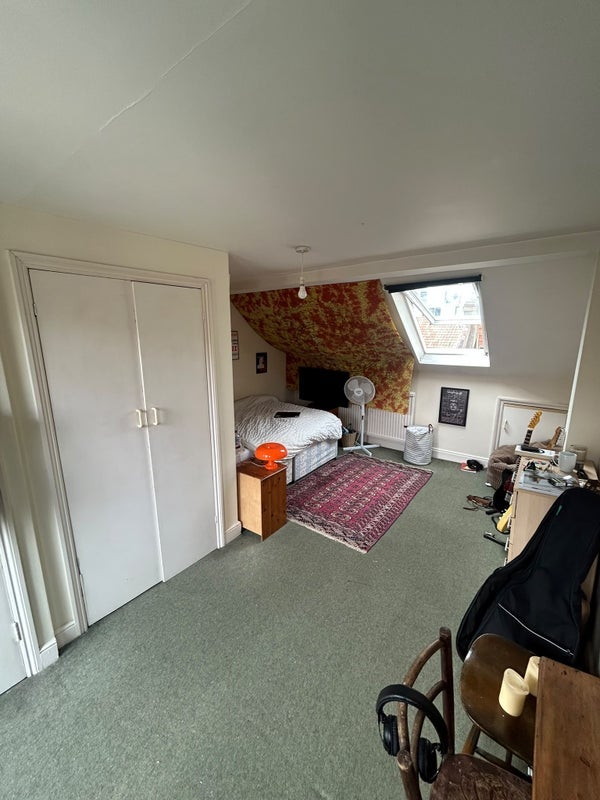 Room Mellish Street in Greater London