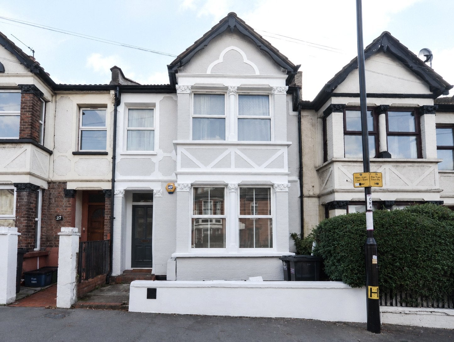 Flat Manor Road in Greater London