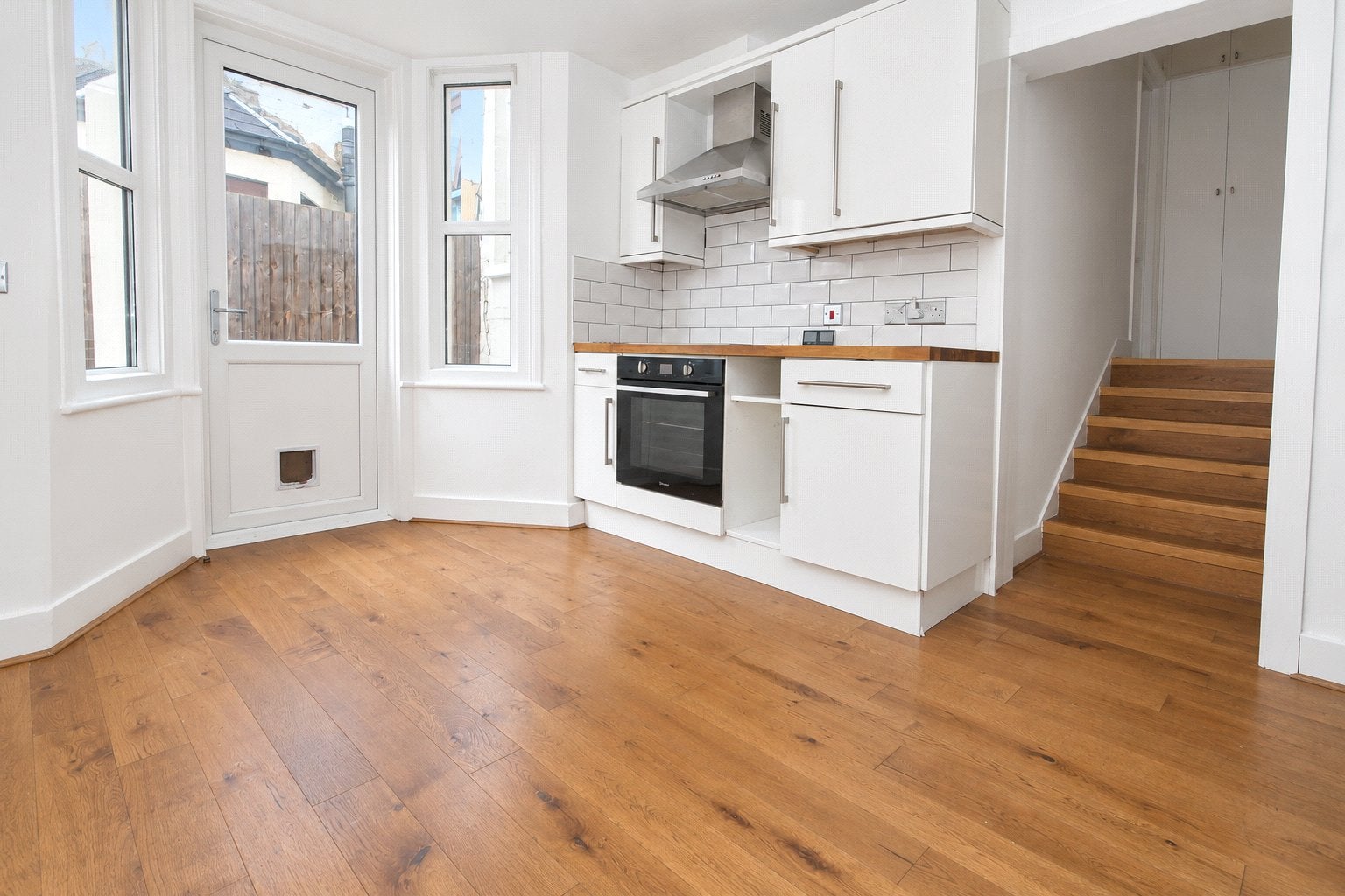 Flat Manor Road in Greater London