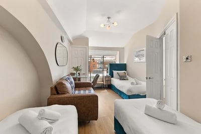 Flat Goswell Road in City of London