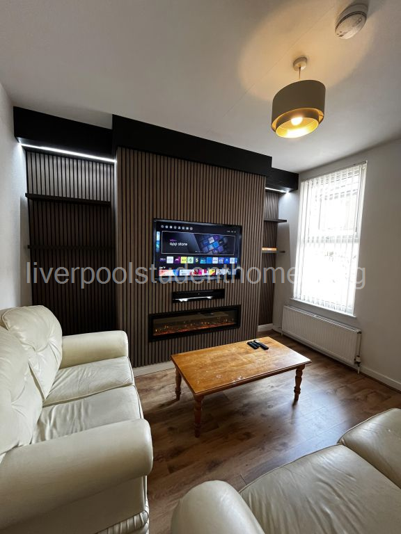 Room Shaw Street in Liverpool