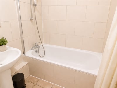 Flat Brill Place in Greater London