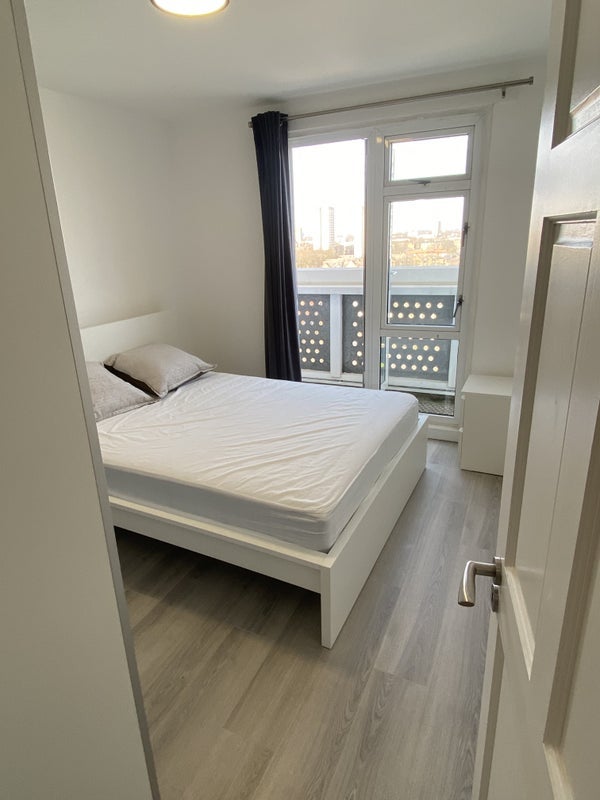 Room Blackthorn Street in Greater London