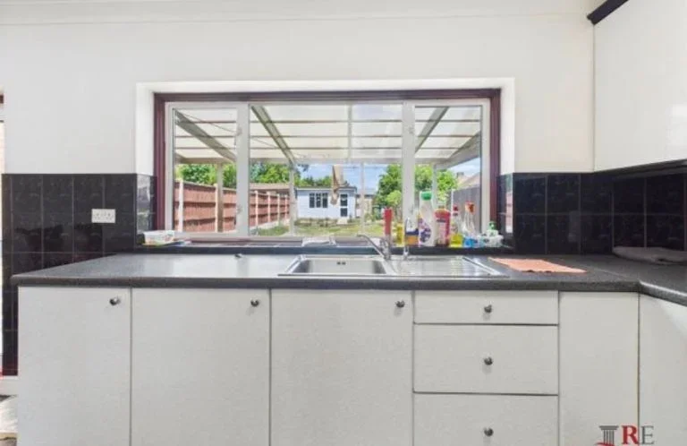 Room Vivian Avenue in Greater London