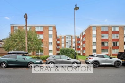 Flat Ashburton Road in London