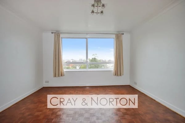 Flat Ashburton Road in London