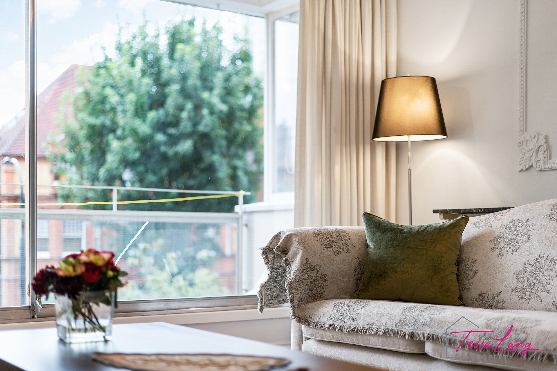 Flat Eton Avenue in Greater London