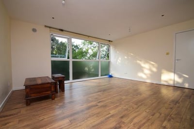 Flat Dormans Close in Greater London