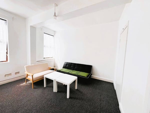 Flat Hammond Road in Greater London