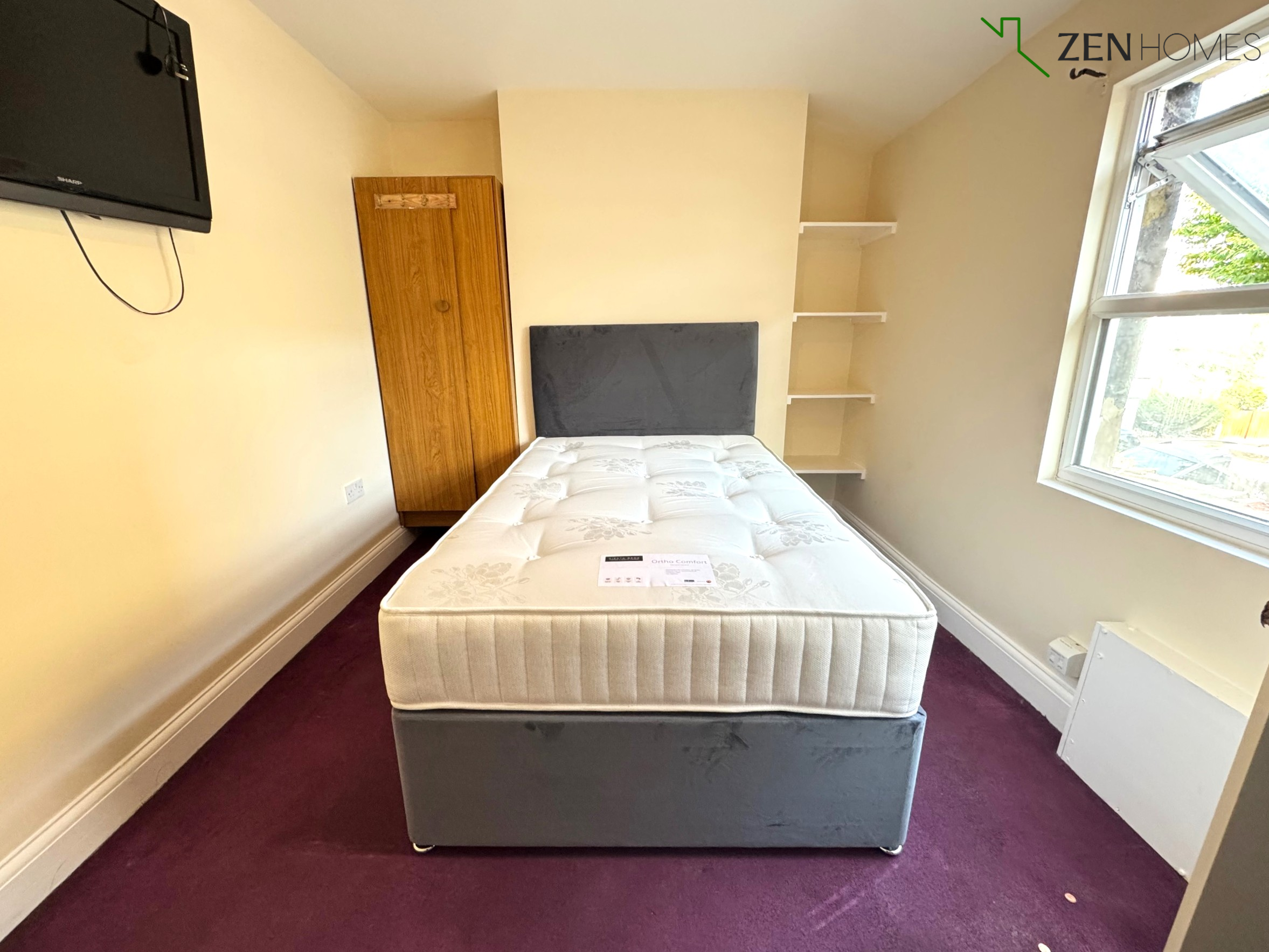 Flat Seven Sisters Road in Greater London