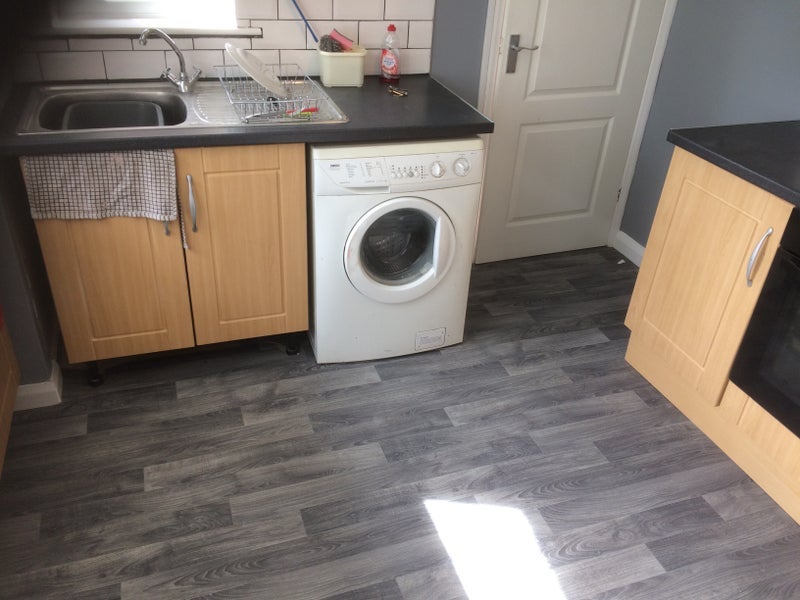 Room Broomhill Crescent in Wakefield